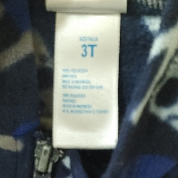 Kidgets Boy 3T Skull and Crossbones Fleece Jacket - Picture 6 of 6